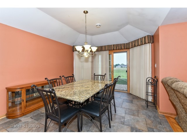 320 Lilac Dr, Beecher, IL 60401 photo 6