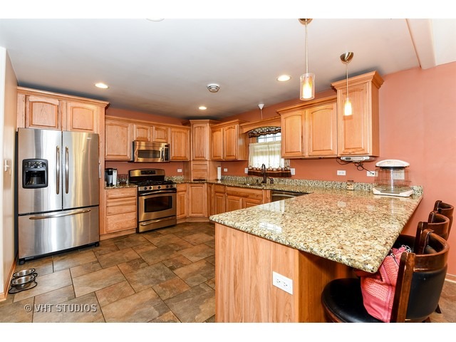 320 Lilac Dr, Beecher, IL 60401 photo 4