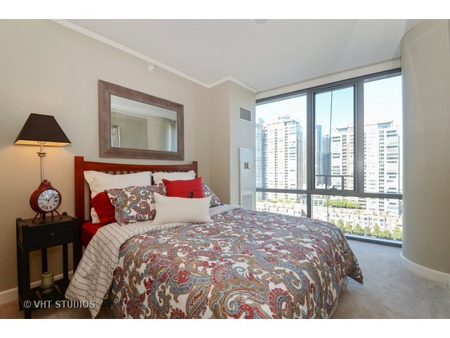 450 E Waterside Dr #1211, Chicago, IL 60601 photo 8