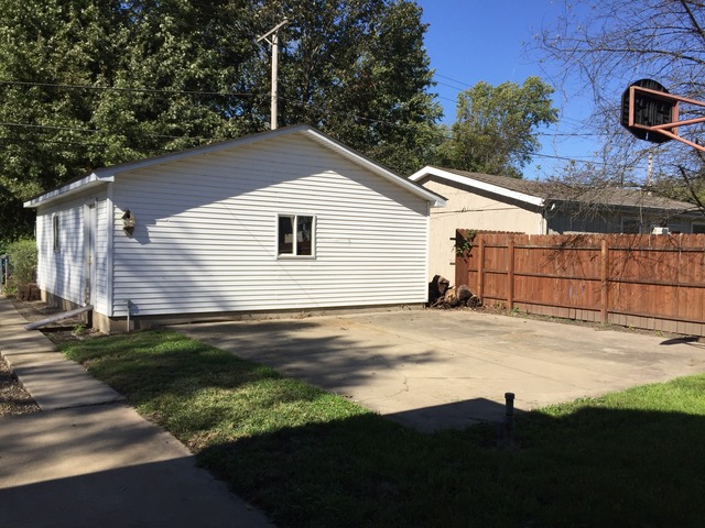 897 S Myrtle Ave, Kankakee, IL 60901 photo 22