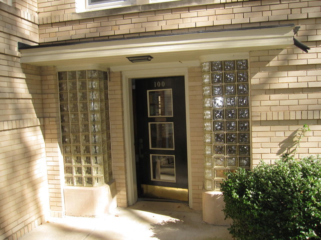 100 Pine Ave #1, Riverside, IL 60546 photo 4