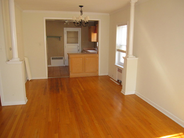 100 Pine Ave #1, Riverside, IL 60546 photo 9