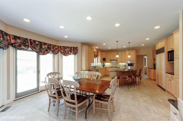 2636 Maple Ave, Northbrook, IL 60062 photo 7