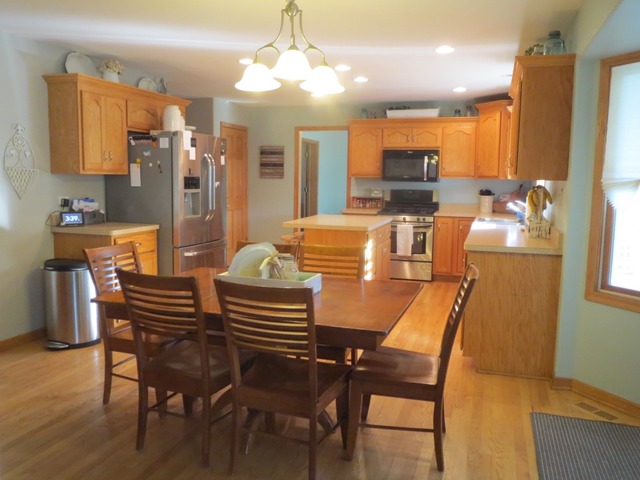 705 Joanne Dr, Minooka, IL 60447 photo 8