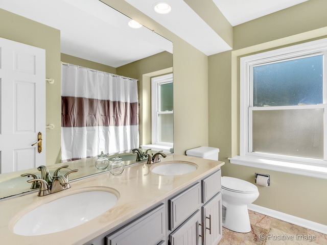 1890 Creekside Dr, Wheaton, IL 60189 photo 18