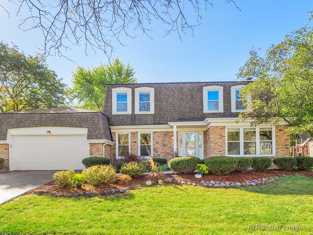 1890 Creekside Dr, Wheaton, IL 60189 photo 1