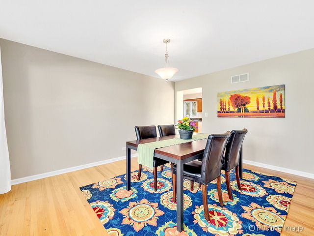 1890 Creekside Dr, Wheaton, IL 60189 photo 5
