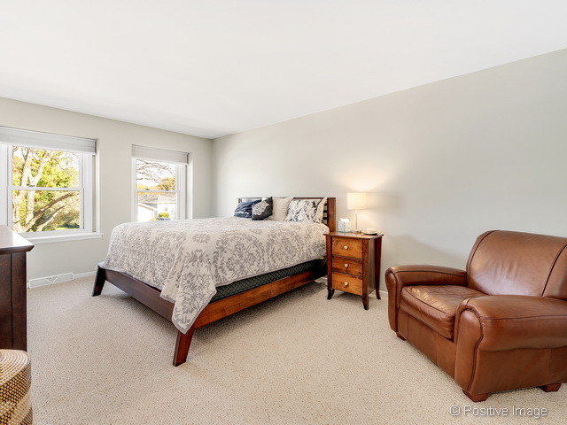 1890 Creekside Dr, Wheaton, IL 60189 photo 13