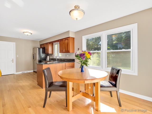 1890 Creekside Dr, Wheaton, IL 60189 photo 7