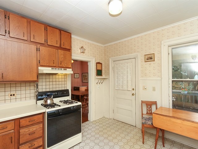 718 Logan Ave, Elgin, IL 60120 photo 12
