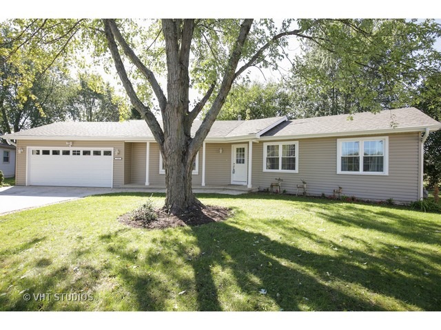 2367 Gale Ln, Elgin, IL 60123 photo 1
