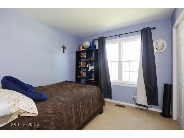 2367 Gale Ln, Elgin, IL 60123 photo 19