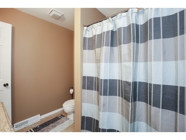 2367 Gale Ln, Elgin, IL 60123 photo 23