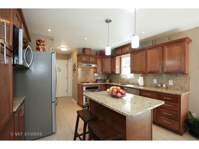 2367 Gale Ln, Elgin, IL 60123 photo 11
