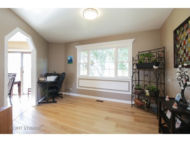 2367 Gale Ln, Elgin, IL 60123 photo 14
