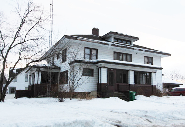 207 Dewey St, Harvard, IL 60033 photo 1