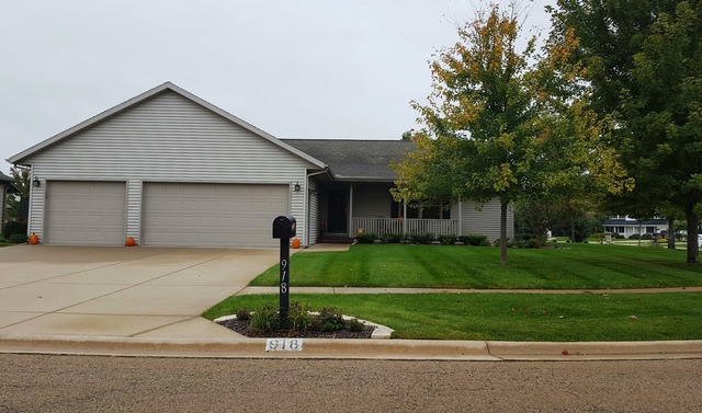 918 33rd St, Peru, IL 61354 photo 1