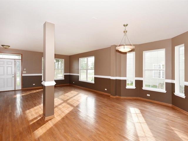 719 Christopher St, Plano, IL 60545 photo 5