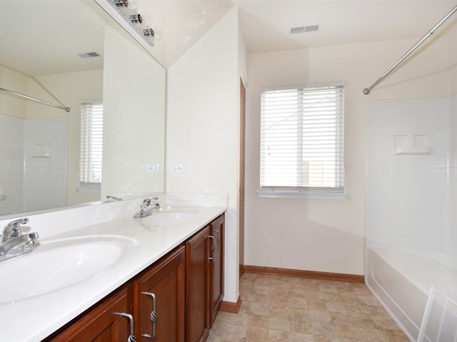 719 Christopher St, Plano, IL 60545 photo 19