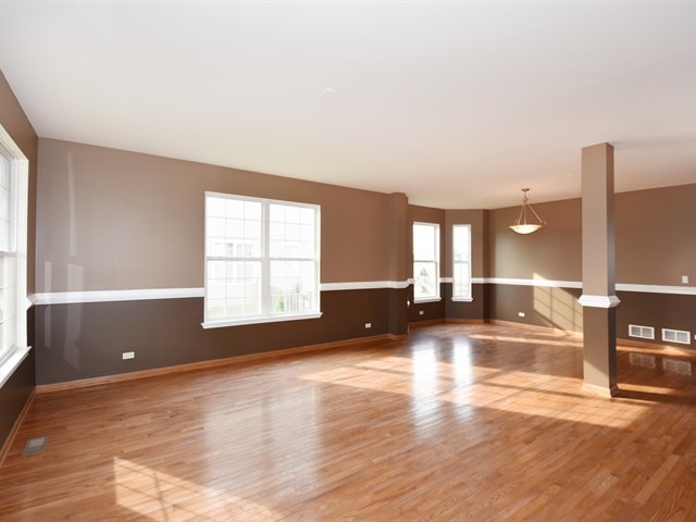 719 Christopher St, Plano, IL 60545 photo 3