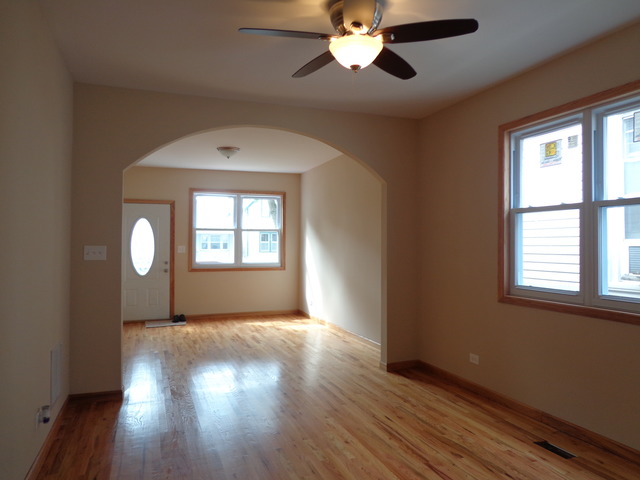 332 E 116th St, Chicago, IL 60628 photo 4