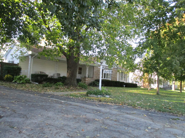 2219 Spencer Pl, Ottawa, IL 61350 photo 2