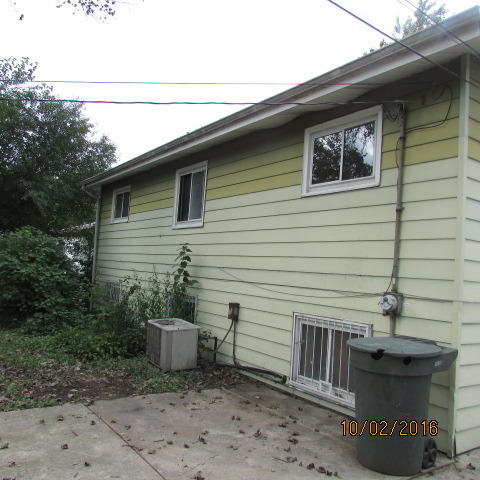 3457 Magnolia Dr, Markham, IL 60428 photo 2