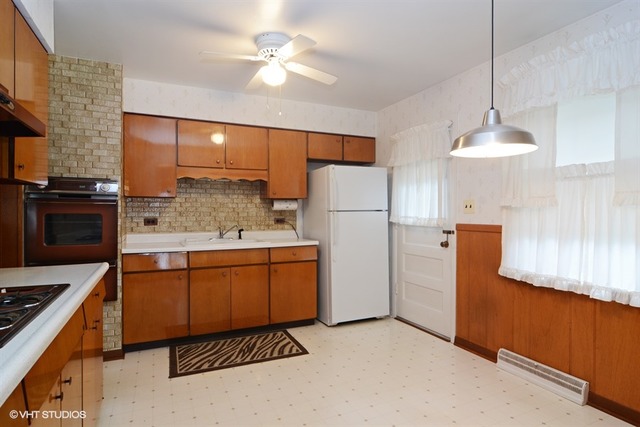 264 S Wheeling Ave, Wheeling, IL 60090 photo 3