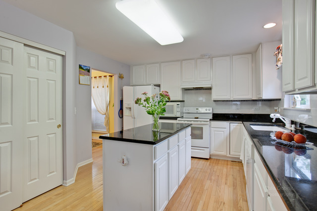 11950 Cape Cod Ln, Huntley, IL 60142 photo 7