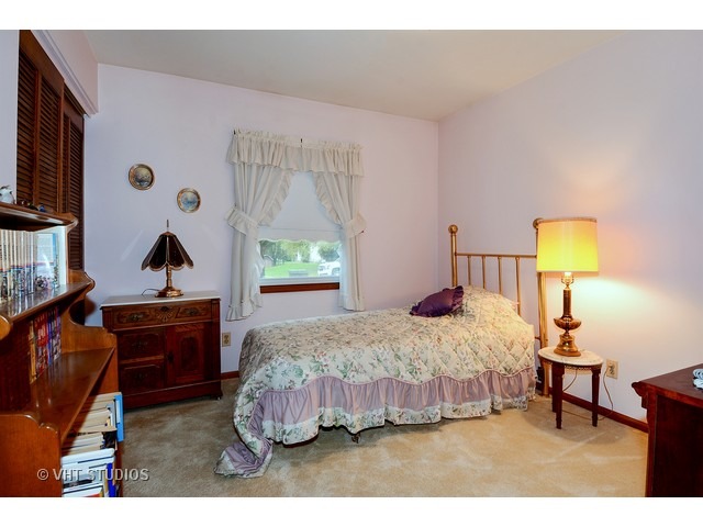 300 E Willow St, Elburn, IL 60119 photo 10