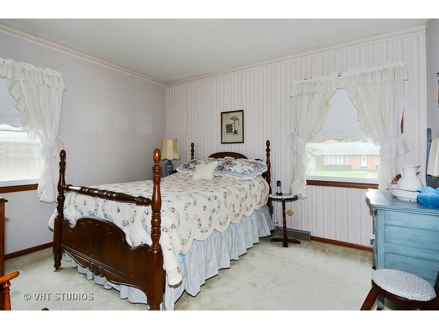 300 E Willow St, Elburn, IL 60119 photo 11
