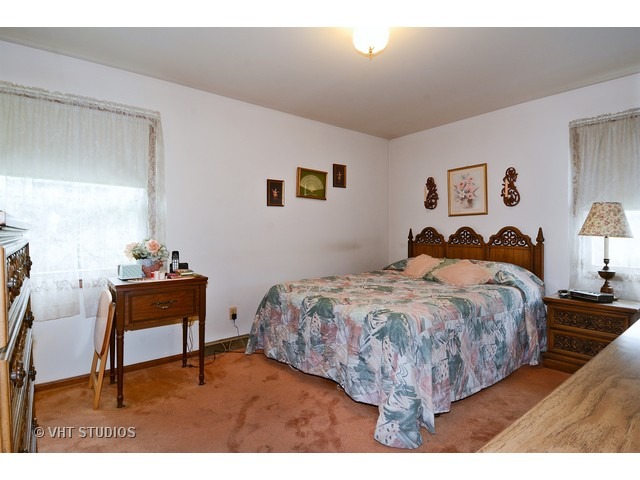 300 E Willow St, Elburn, IL 60119 photo 8