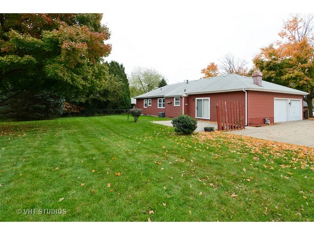 300 E Willow St, Elburn, IL 60119 photo 14