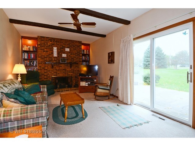 300 E Willow St, Elburn, IL 60119 photo 7