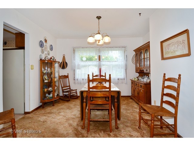 300 E Willow St, Elburn, IL 60119 photo 6