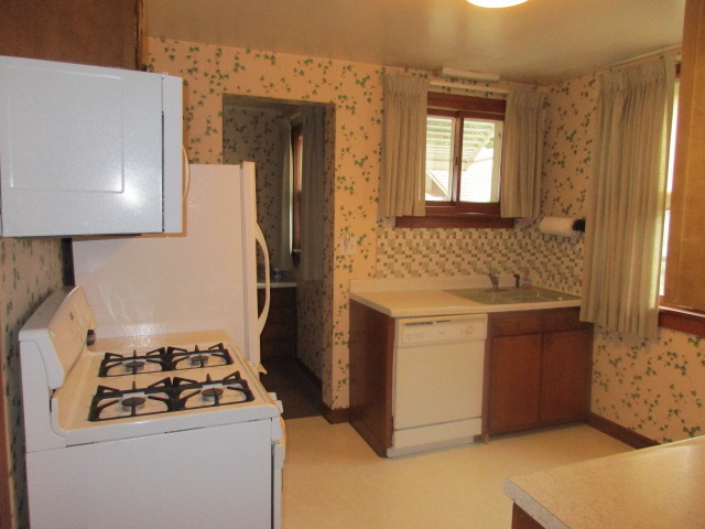 850 Cedar Ave, Elgin, IL 60120 photo 7