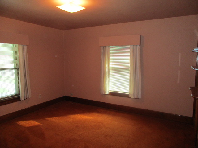 850 Cedar Ave, Elgin, IL 60120 photo 13