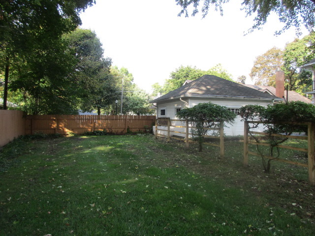 850 Cedar Ave, Elgin, IL 60120 photo 25