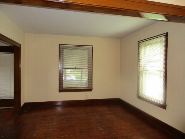 850 Cedar Ave, Elgin, IL 60120 photo 6