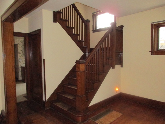 850 Cedar Ave, Elgin, IL 60120 photo 4