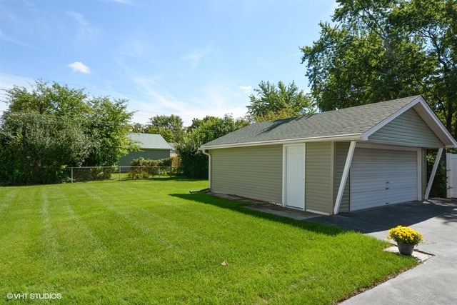 563 Radcliffe Ave, Des Plaines, IL 60016 photo 15