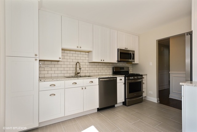 563 Radcliffe Ave, Des Plaines, IL 60016 photo 5