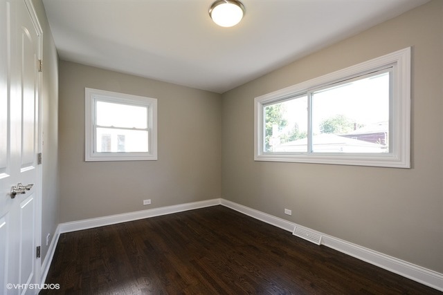 563 Radcliffe Ave, Des Plaines, IL 60016 photo 10