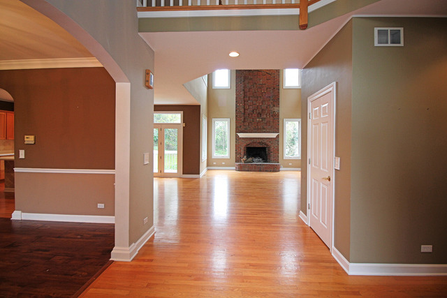 116 Fox St, Cary, IL 60013 photo 2