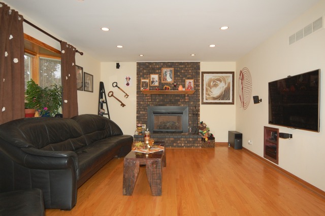 2000 Dogwood Dr, Hoffman Estates, IL 60192 photo 5