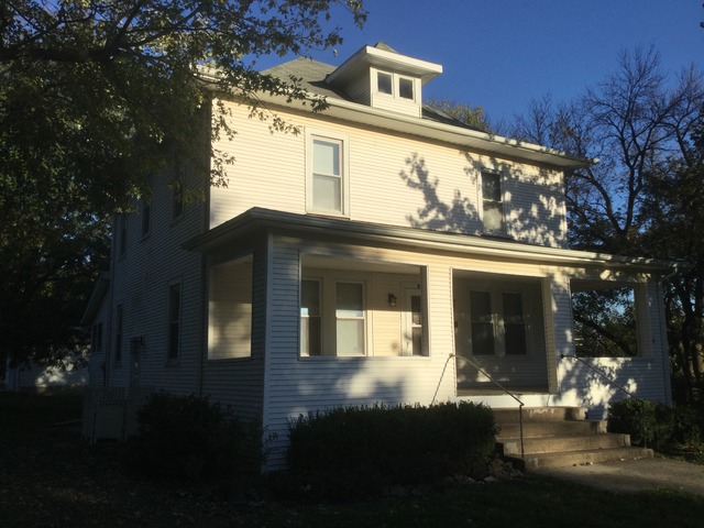 101 N Maple St, Gilman, IL 60938 photo 1