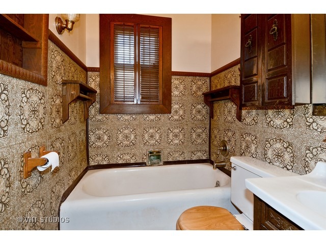 409 Howell Pl, Aurora, IL 60505 photo 9