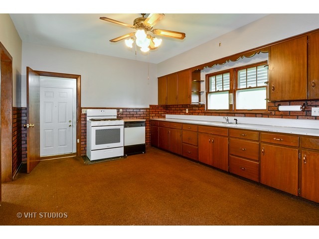 409 Howell Pl, Aurora, IL 60505 photo 4