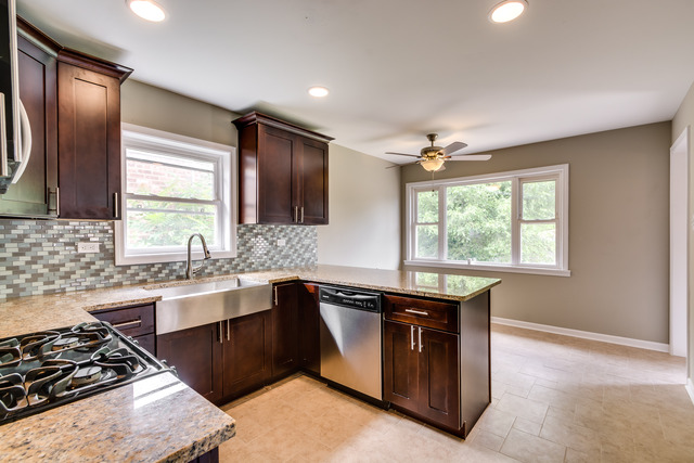 146 E 124th St, Chicago, IL 60628 photo 7