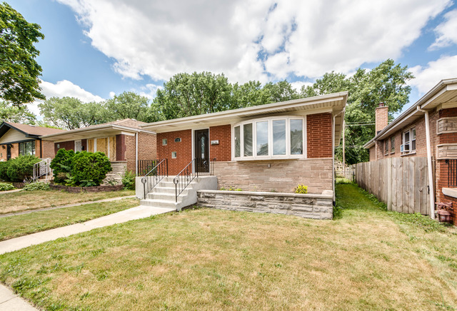 146 E 124th St, Chicago, IL 60628 photo 3